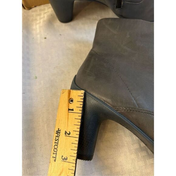 Ecco gray leather zipper ankle boots size 42 (USA11)(minor scuffs) - Picture 4 of 7